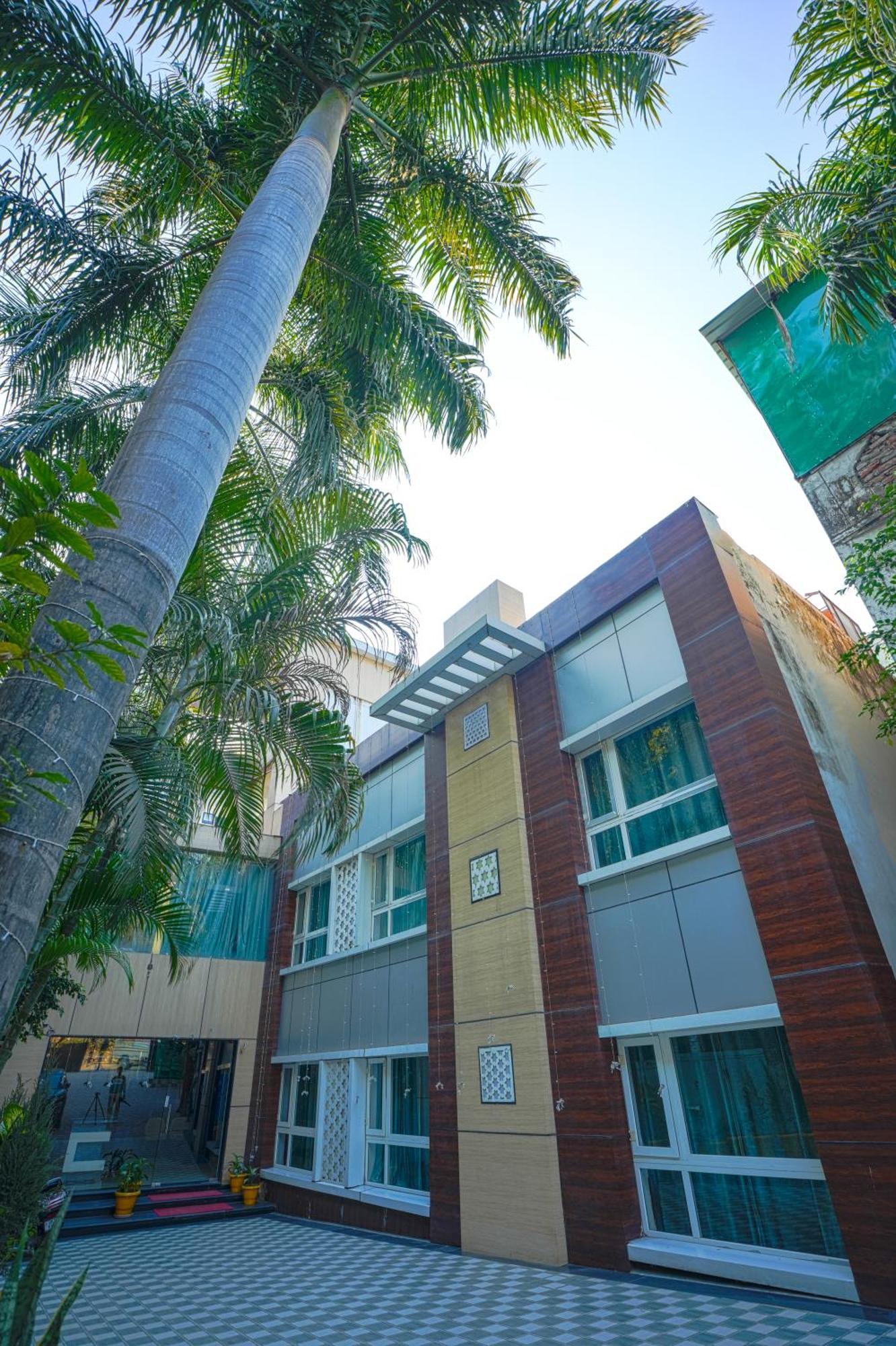 Hotel Q Saina S K Regency Rishīkesh Exterior foto