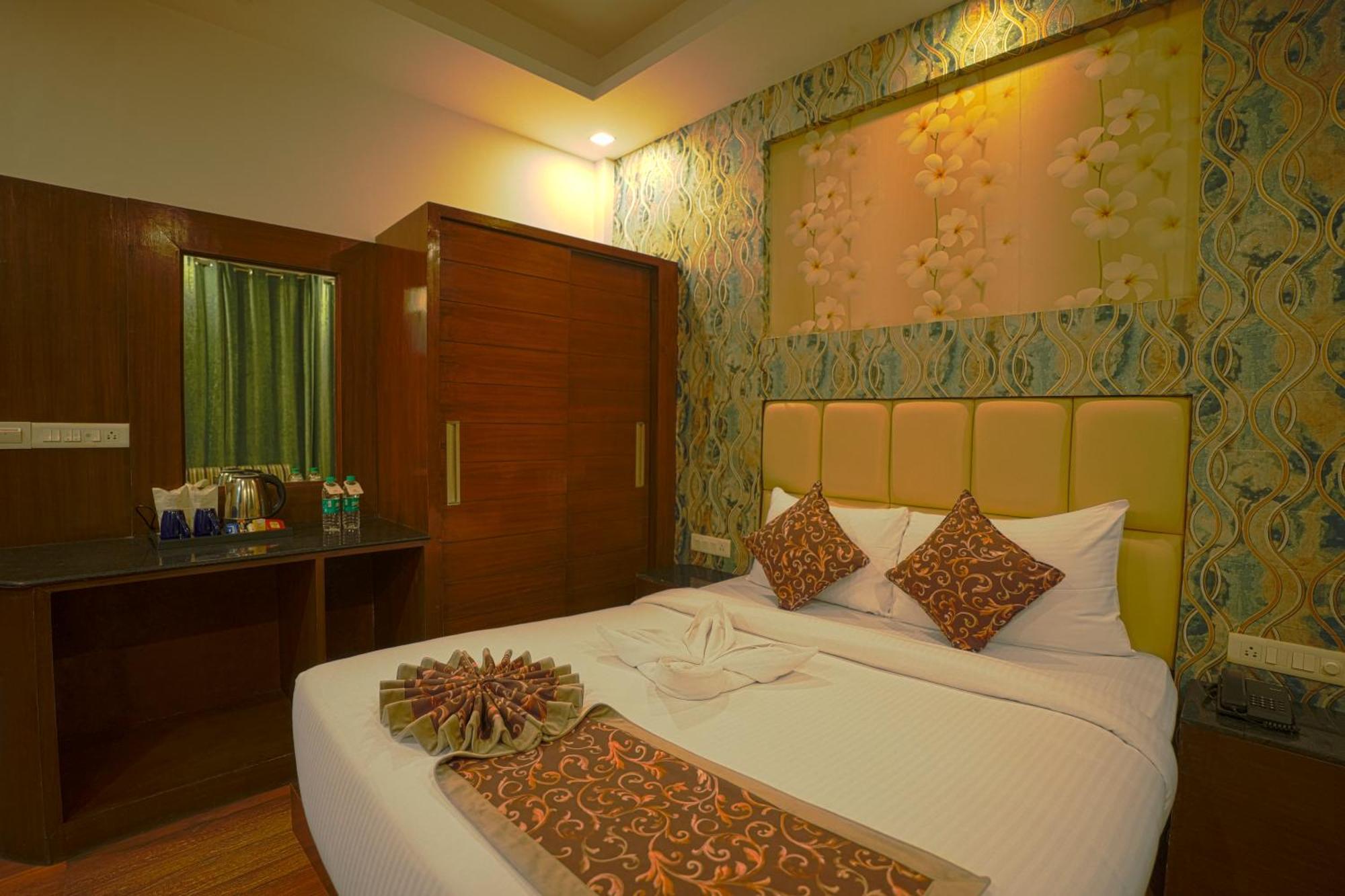 Hotel Q Saina S K Regency Rishīkesh Exterior foto